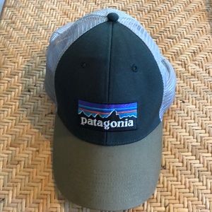 Patagonia P-6 Logo Trucker Hat